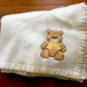 Vintage S-T DESIGNS BABY BLANKET Acrylic TEDDY BEAR Made in USA